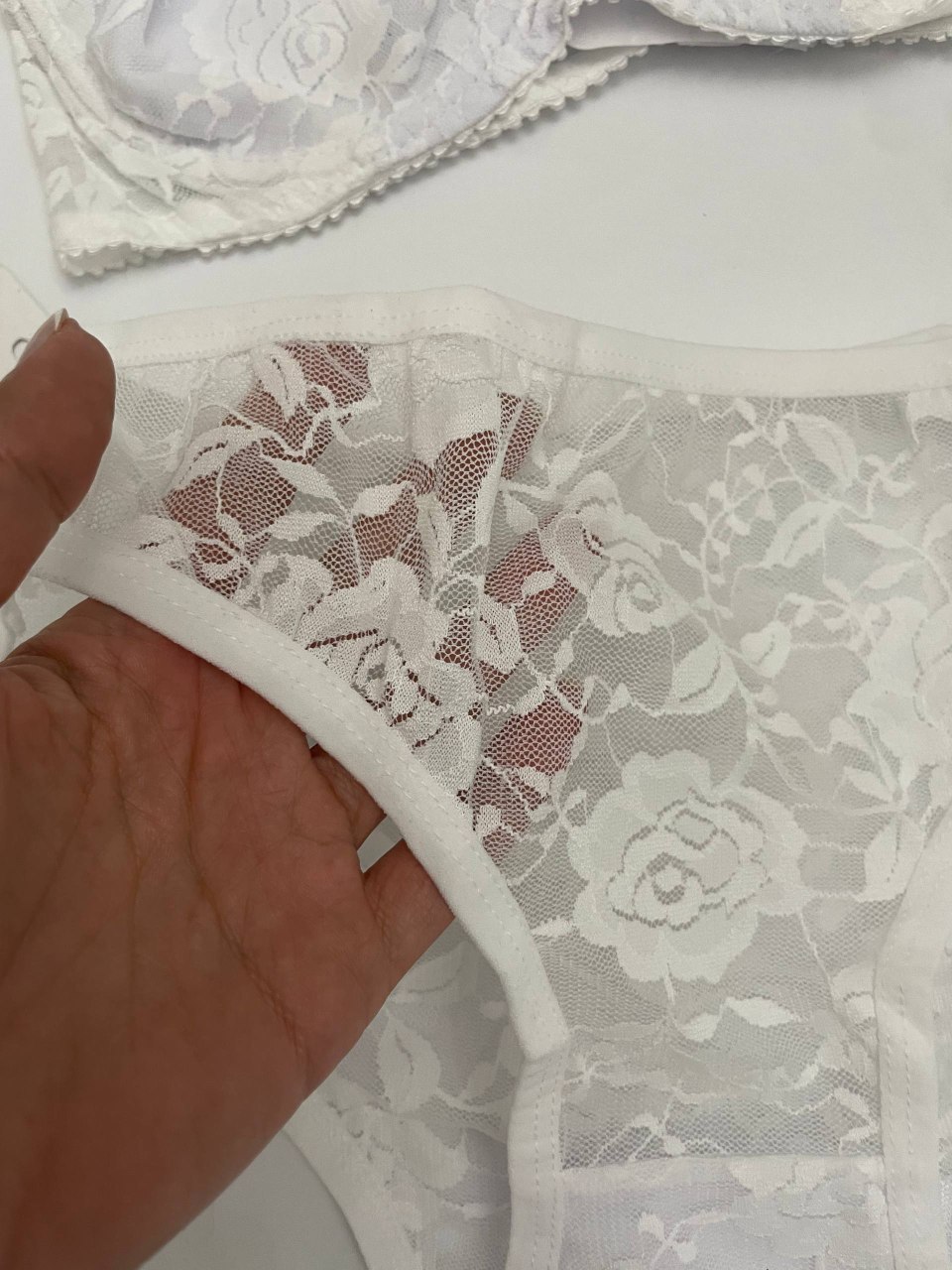 ست شورت سوتین دانتل طاقه ای طرحدار
